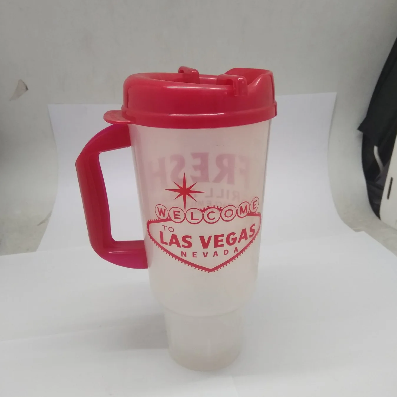 Custom Plastic Tumbler with Handle 32 OZ Big Cups With Lids and Straws