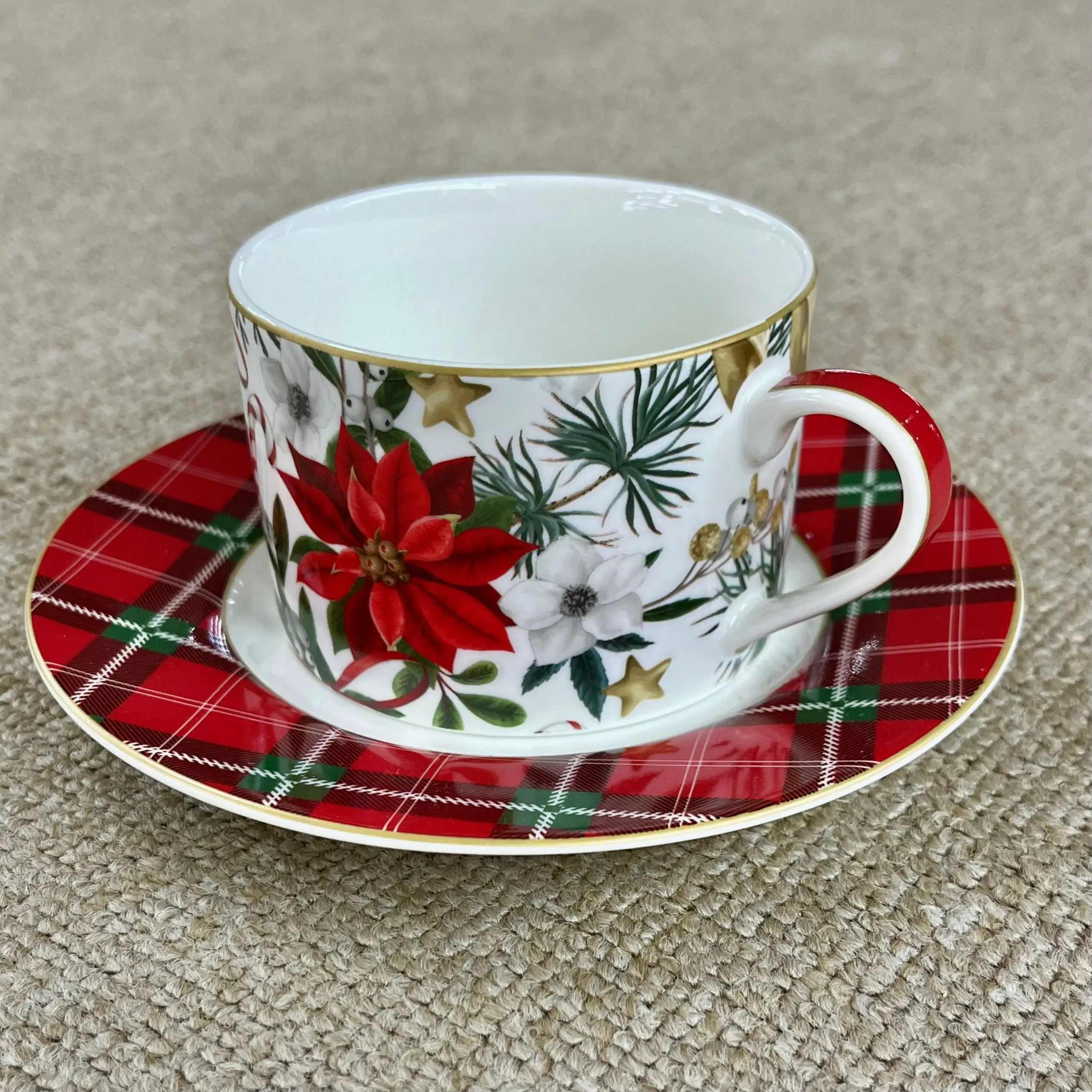 Festive Ceramic Porcelain Hand-Stamped Holiday Design Coffee Cup Red & White Christmas Patterns Mug manufacture