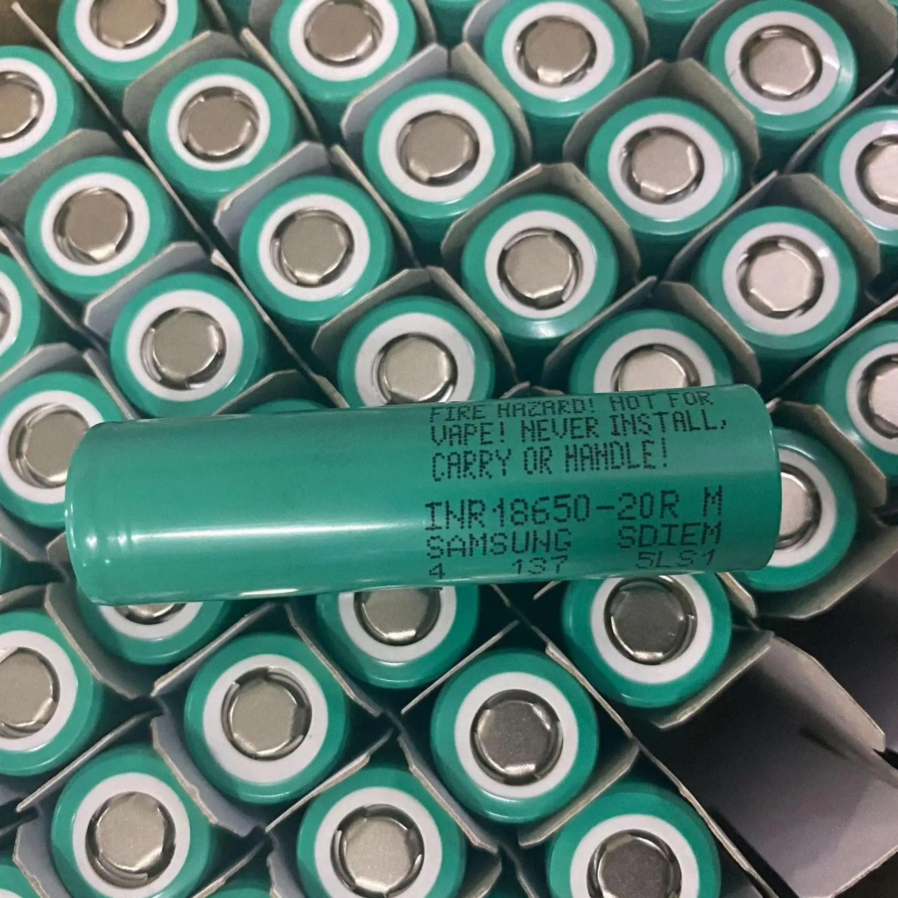 Rechargeable 3.7v 18650 Lithium Ion Batteries