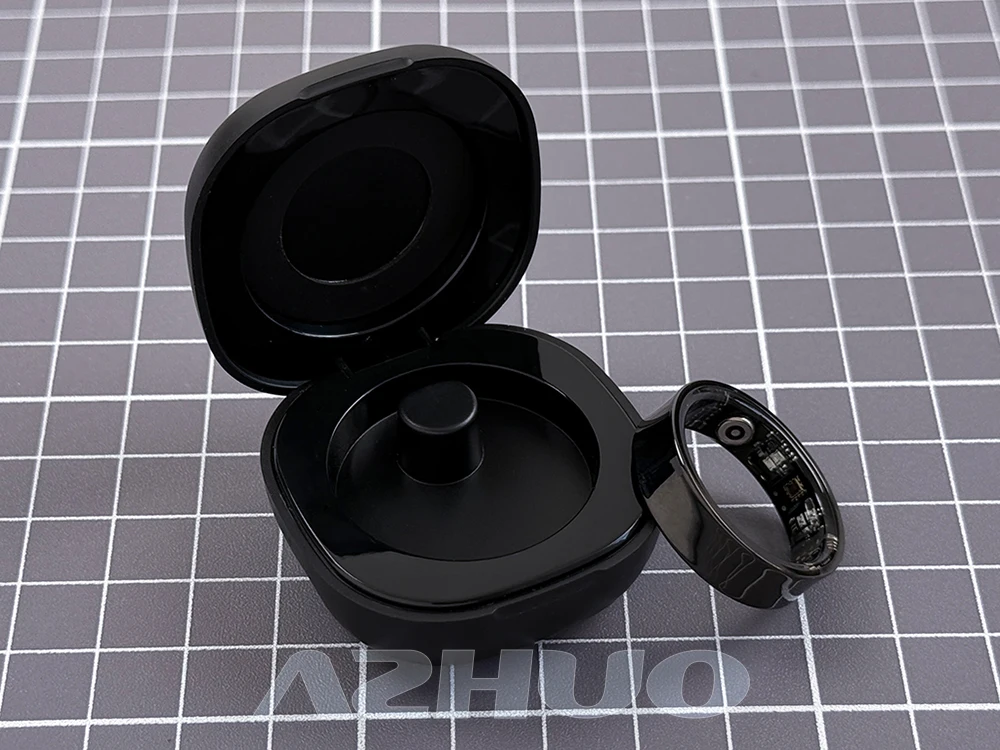 R09 Smart Ring-Real shots.jpg