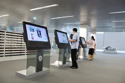 Quality 1080P 43 55 Inch 4K UHD Digital Signage Touch 32 Indoor Lcd Advertising Display Stand for Restaurant AD Equipment
