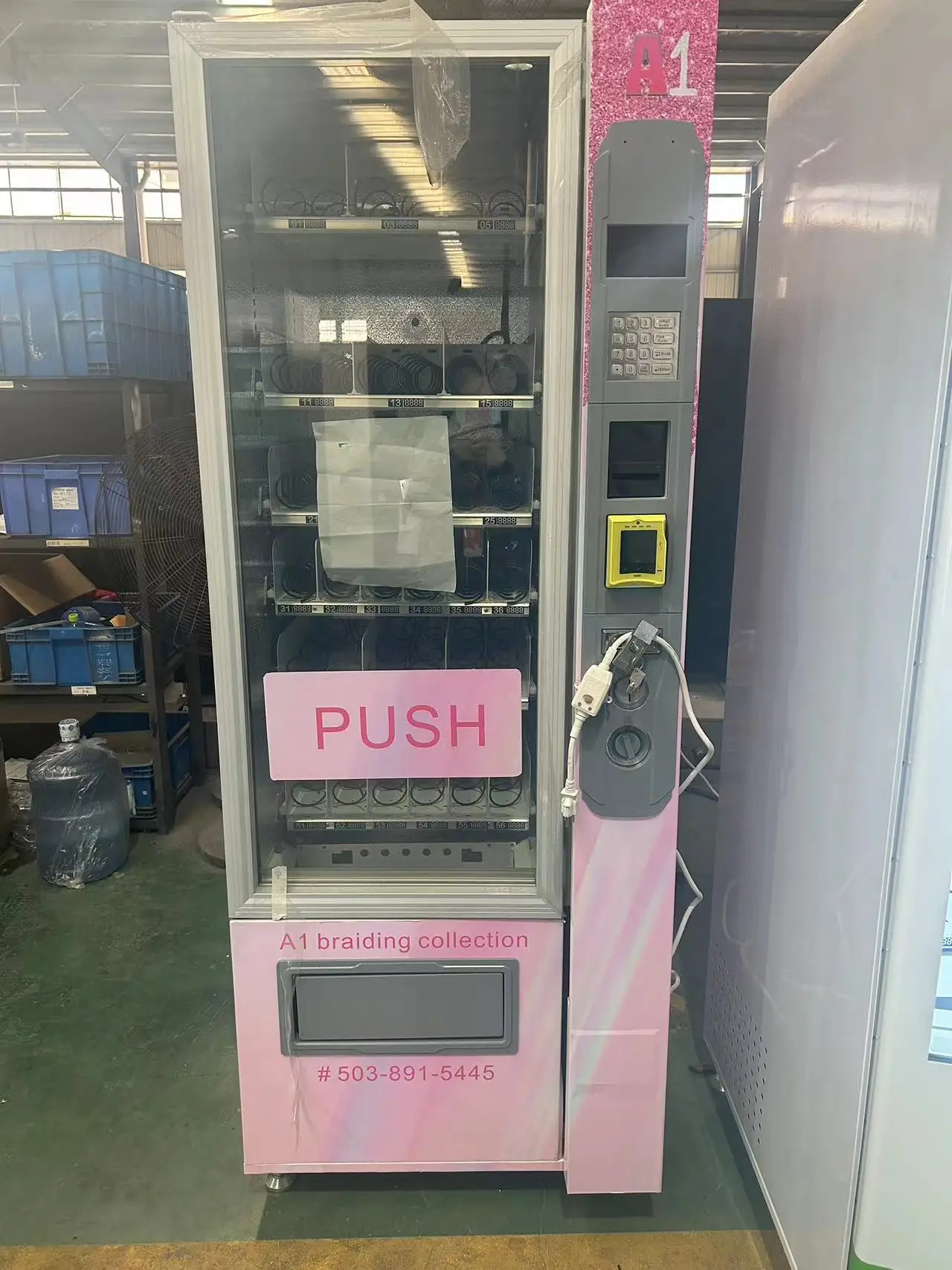 Customized Wrap Small Snack and Lash Vending Machine With Credit Card Payment System Custom Airport Kiosk Benefit Cosmetics