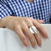 A207 - Anillo abierto de color acero, no ajustable