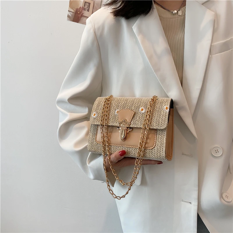 2021 Popular Summer Ladies Handbags Females Fashion Weaving Hand Bags