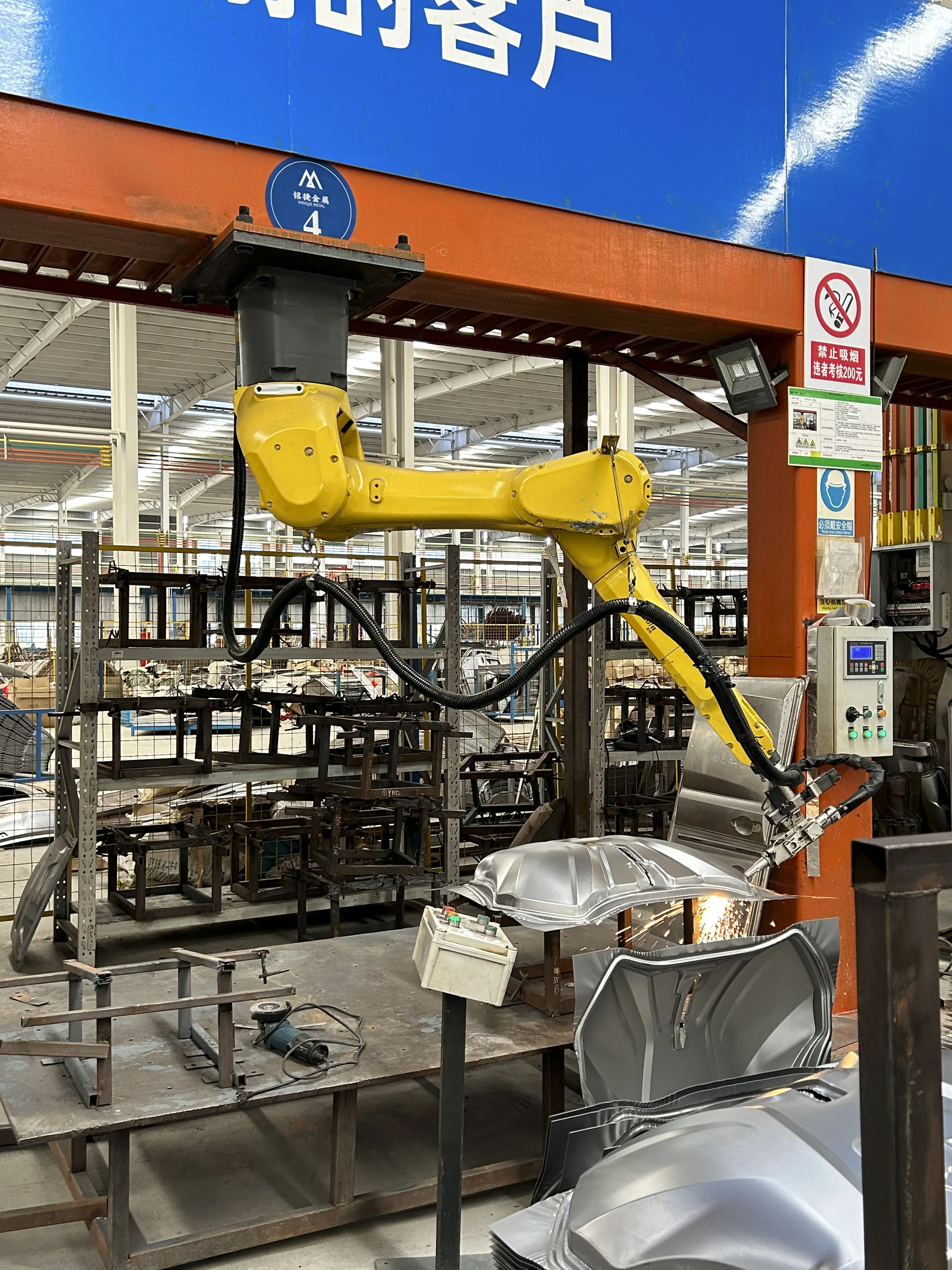 2023 Fengzhi New Energy Pickup Truck 4 Wheel 4 Seats Mini Electric