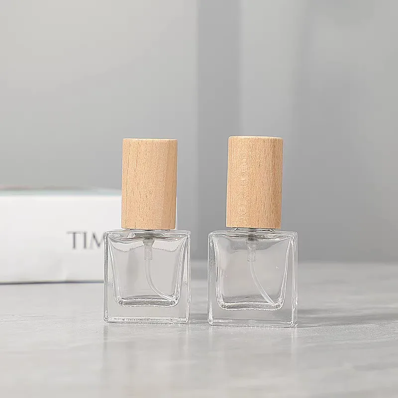 In Stock square Flat Empty clear Glass Spray Bottle Wood Cap Refillable Fine Mist Spray Perfume Bottle 10ml Luxury