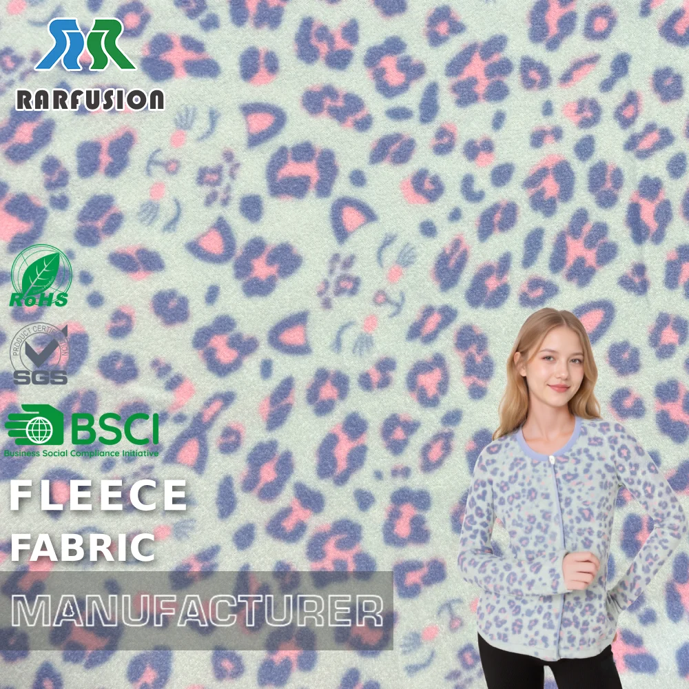 Tessuto in pile polarizzato con stampa motivo leopardo blu per capo d'abbigliamento