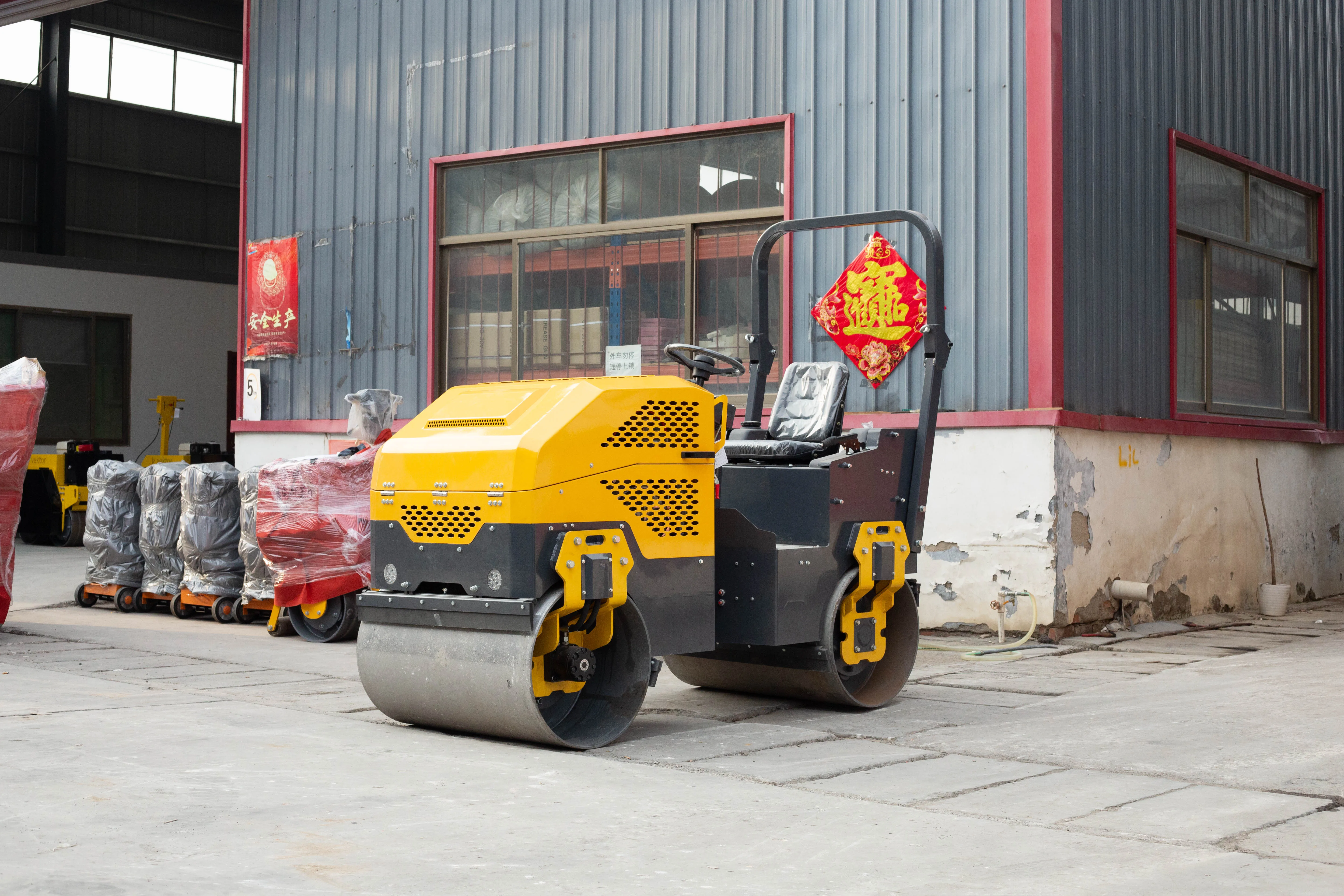 Factory Directly Produce Ride on Vibratory Roller Compactor 2 Ton Full Hydraulic Drive diesel EngineTwo Drum Vibratory Roller