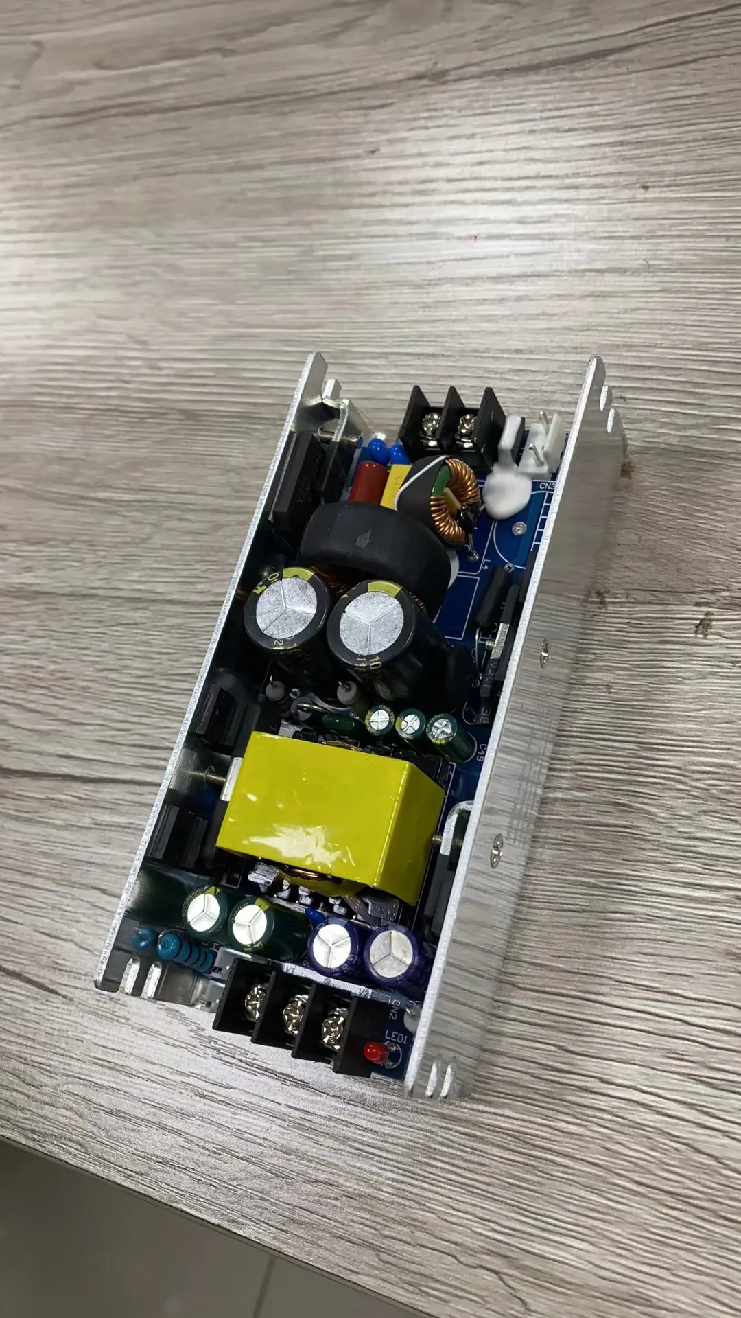 Hot Selling Clay Paky 230w Sharpy 7r Beam Moving Head Light Stage Lighting Moving Head Light