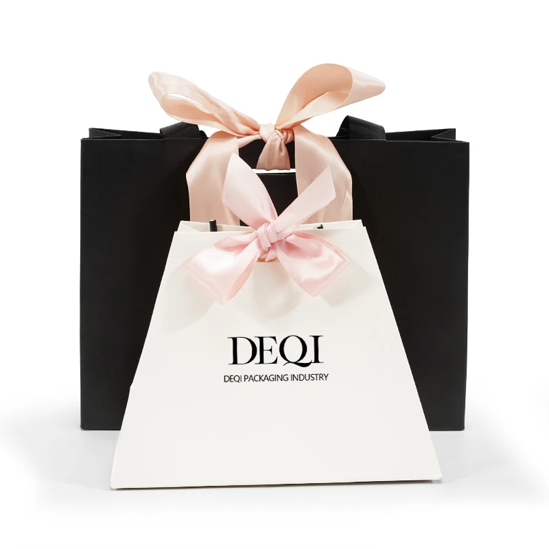 Oem пользовательский напечатанный логотип, роскошный Pr косметический макияж, товары для покупок, подарочная упаковка, бумажный мешок с ручкой для косметического магазина