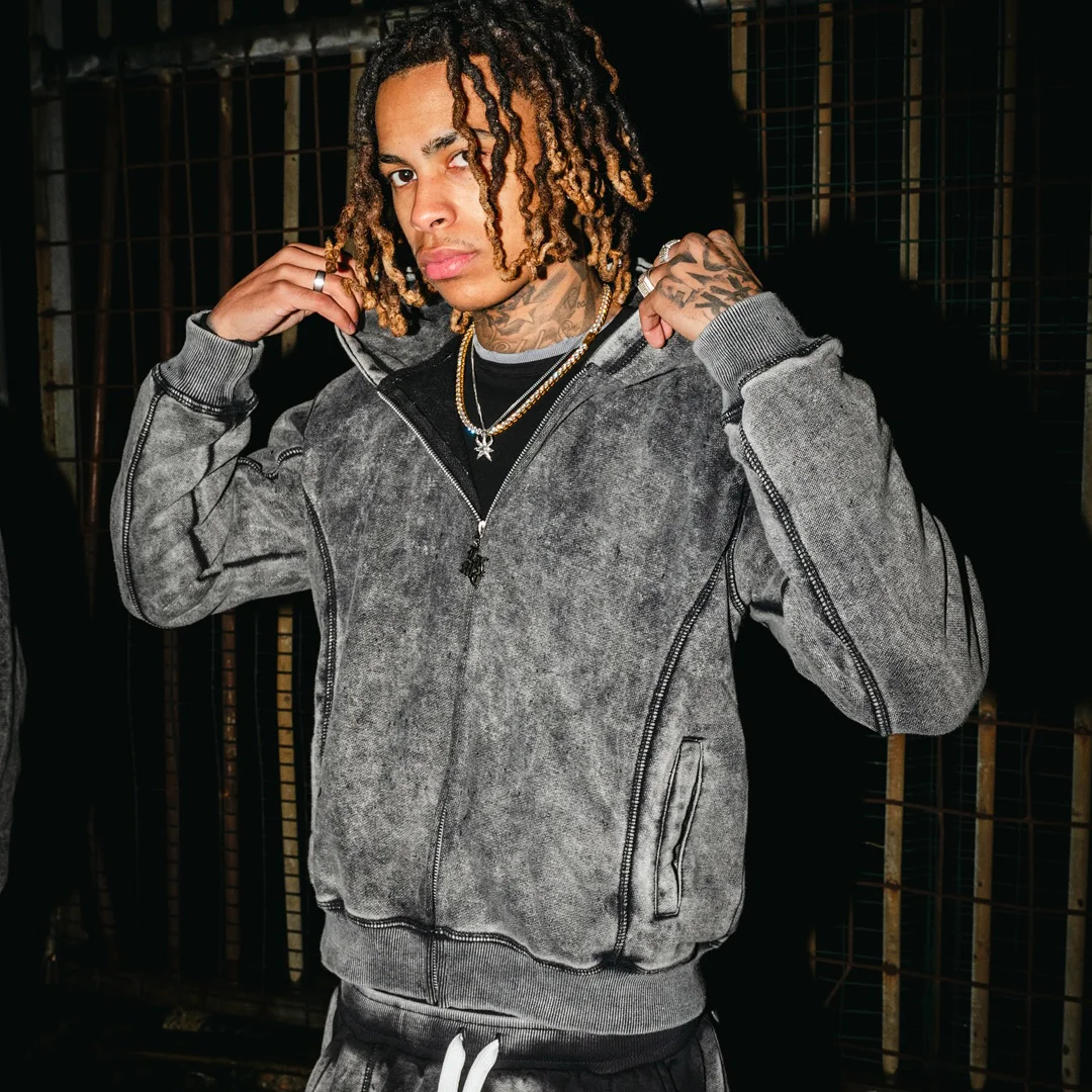 Přizpůsobitelný streetwear: šedý kápový svetr s efektem kyselinového praní a zipem, se stehy kontrastní barvy a širokými trenýrkami – dvoudílný dres pro muže v hip-hopovém stylu
