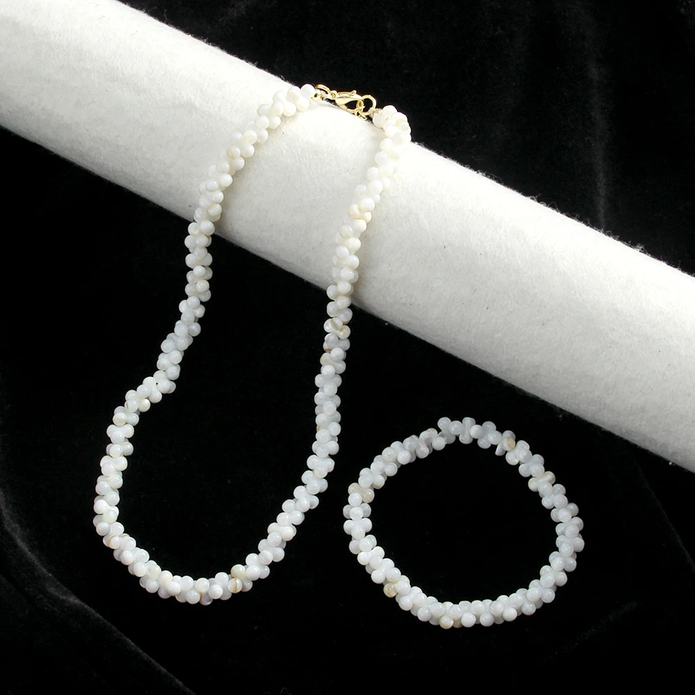 Set perhiasan gelang kalung Choker manik-manik cangkang bentuk tulang  keberuntungan putih alami Bohemia temperamen klasik mode baru