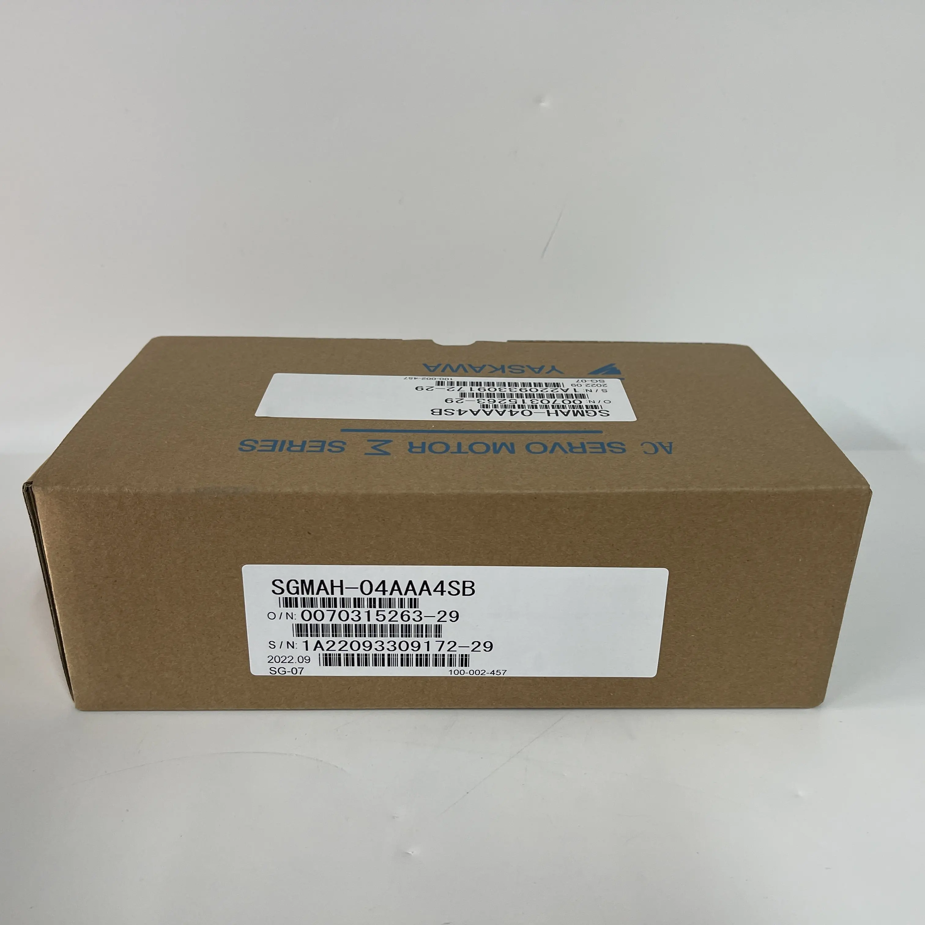 YASKAWA AC Servo Motor Sigma Series SGMAH-04AAA4SB YASKAWA AC Servo Motor Sigma Series SGMAH-04AAA4SB