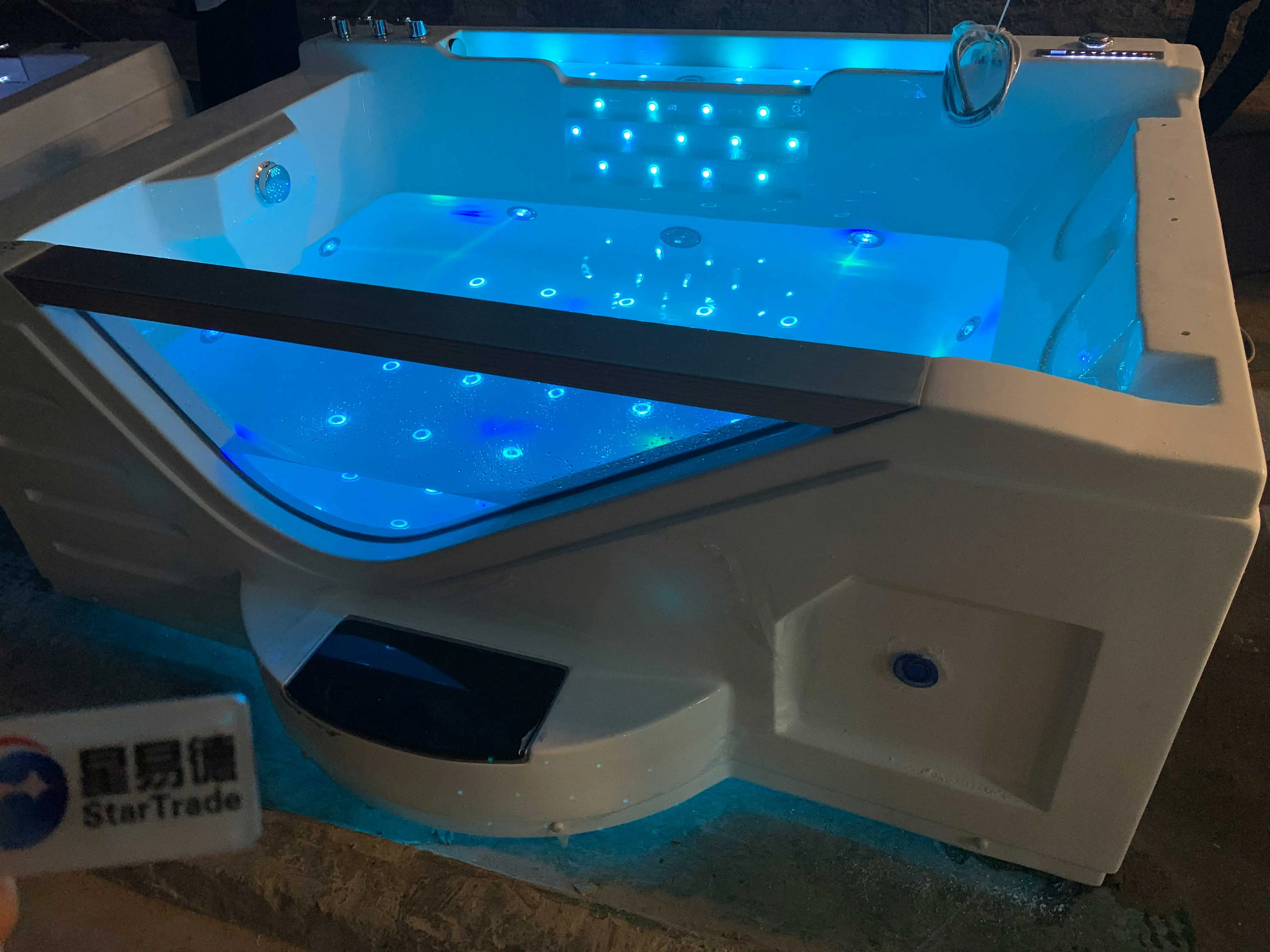 Luxury Jet Whirlpool Small Size Bathtub With Tv Buy Jet Whilpool