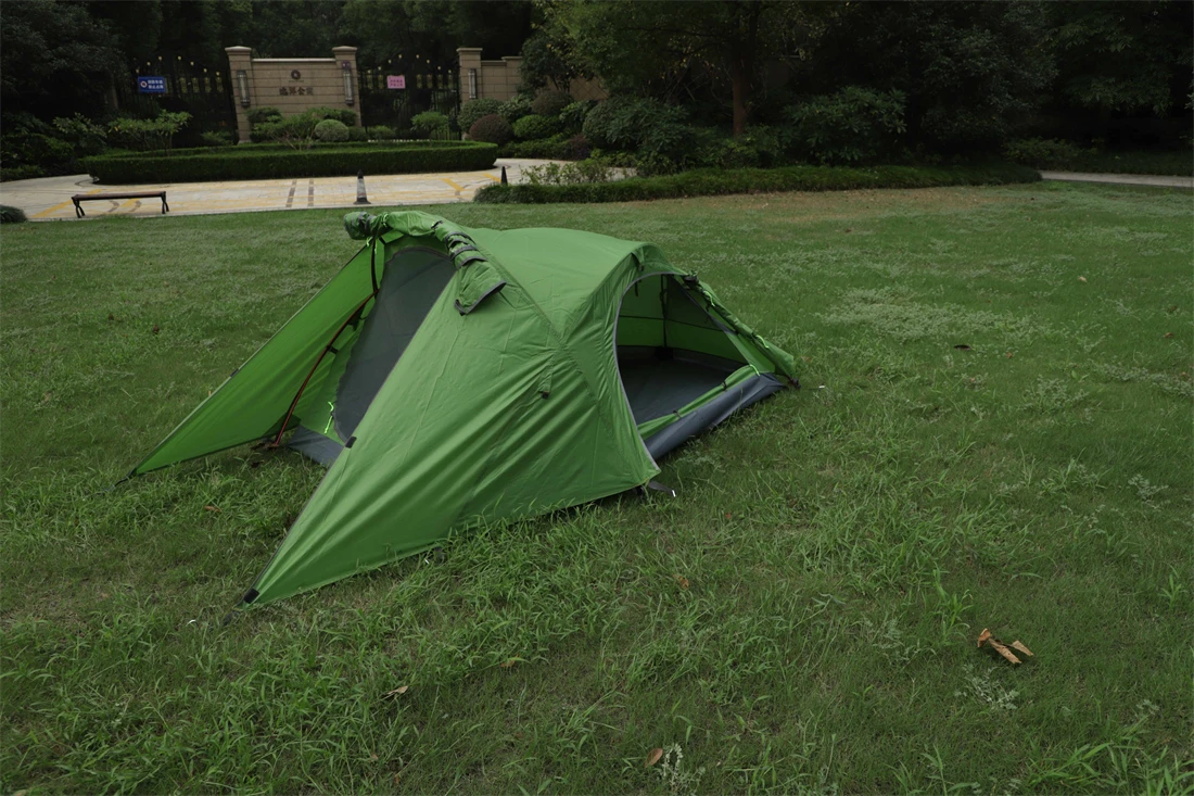 Outdoor Double Layer Dome Waterproof Cheap 1 Man Ultralight Tent Outdoor Camping 1 Person