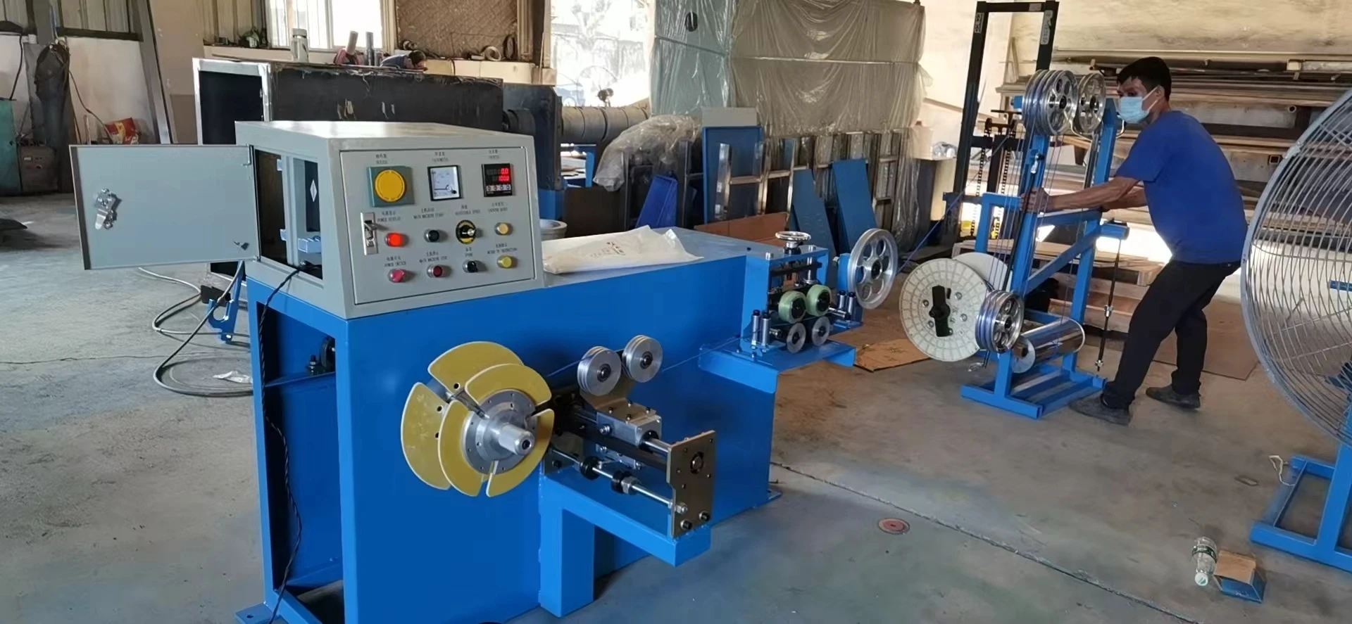 CLX-DO96 FTTH Optical Cable Cutting Machine Fully Automatic Fiber Optic Patchcord Making Machine