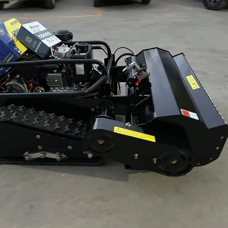 CE/EU/EPA Remote-controlled Tracked Lawn Mower Cutting Width 800mm Koop Engine One-key Start 4.5 Acres Per Hour Robotic Mower