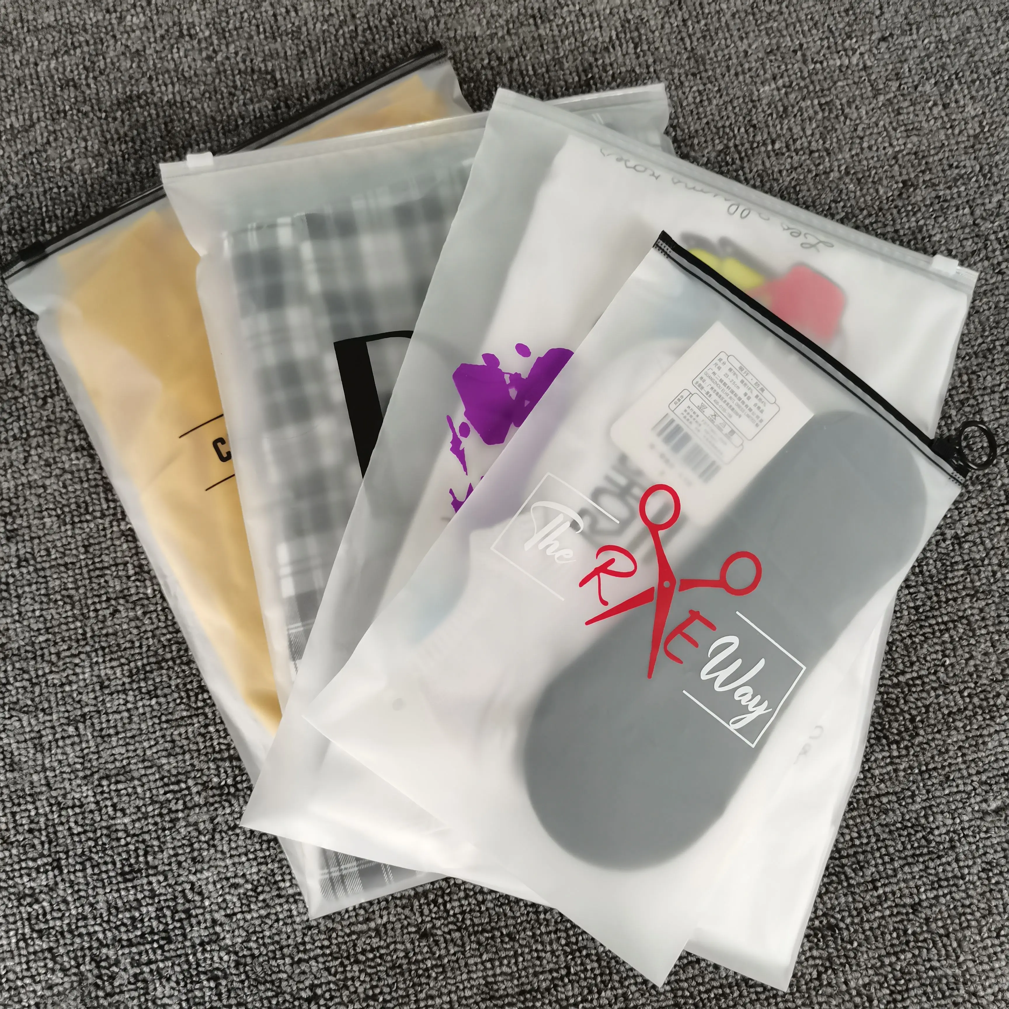 High Quality Frosted Waterproof Custom Size Waterproof Zipper Bag Packaging Bags Zipper Plastic Bag