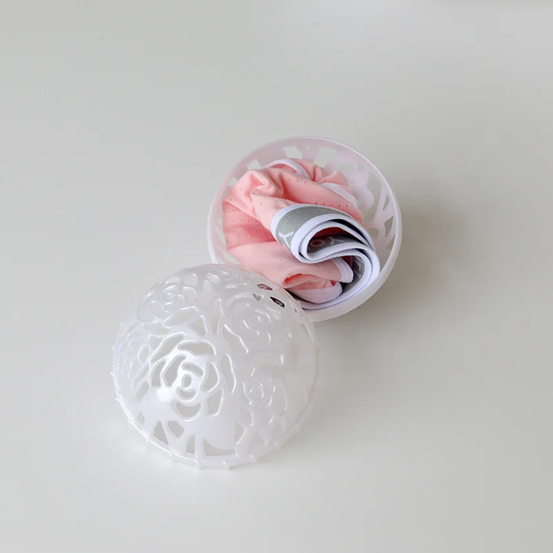 Пластиковый шарик для стирки белья