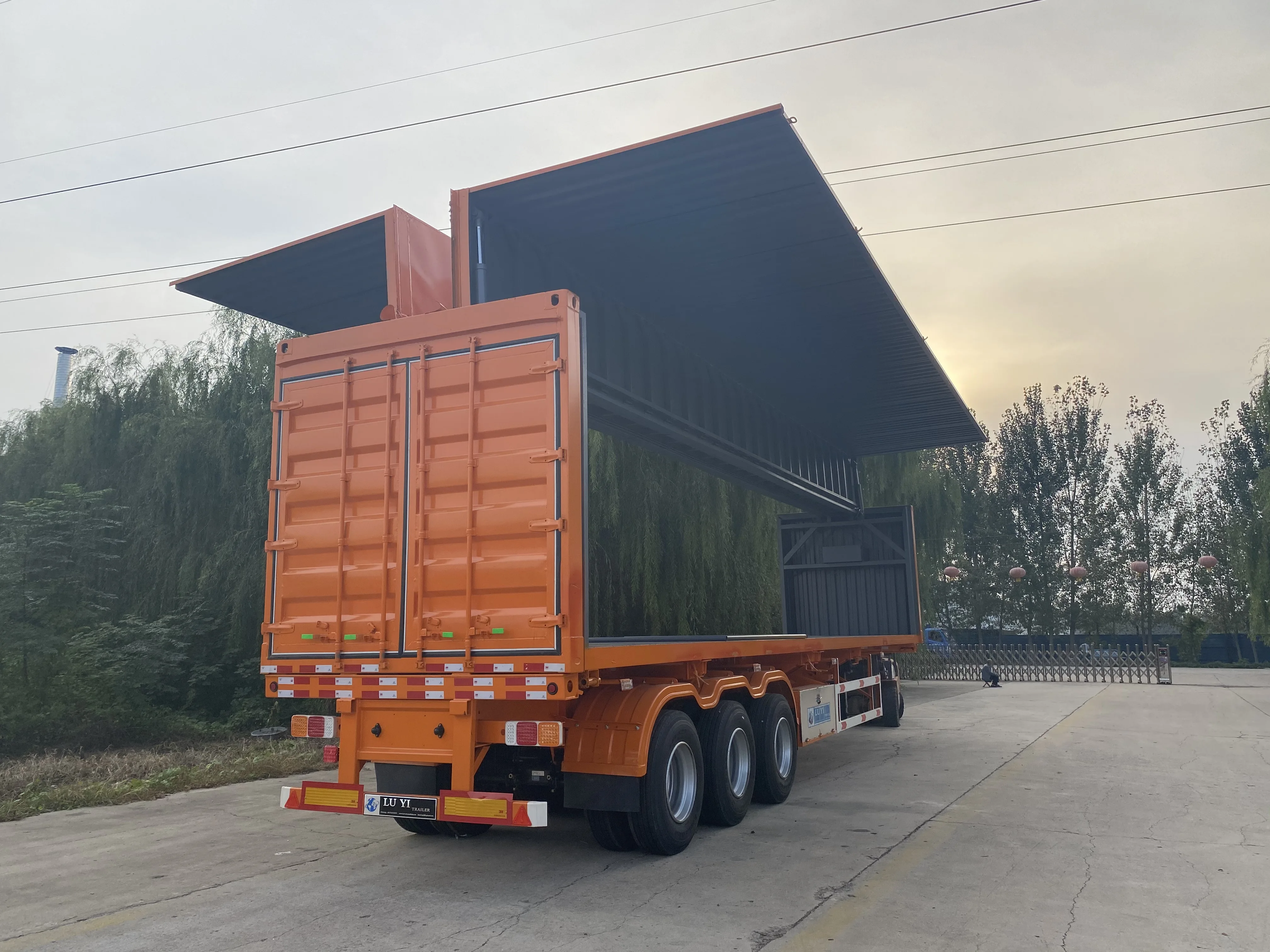 2023 Semi Truck Wing Dry Van Semi Trailer for Cargo Transport - Main Image