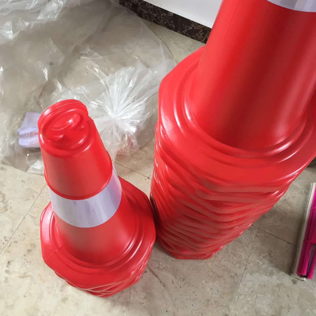 Manufacturers Direct Sales 70cm Reflective Roadblock Plastic Lifting Ring Plastic Traffic Road Cone