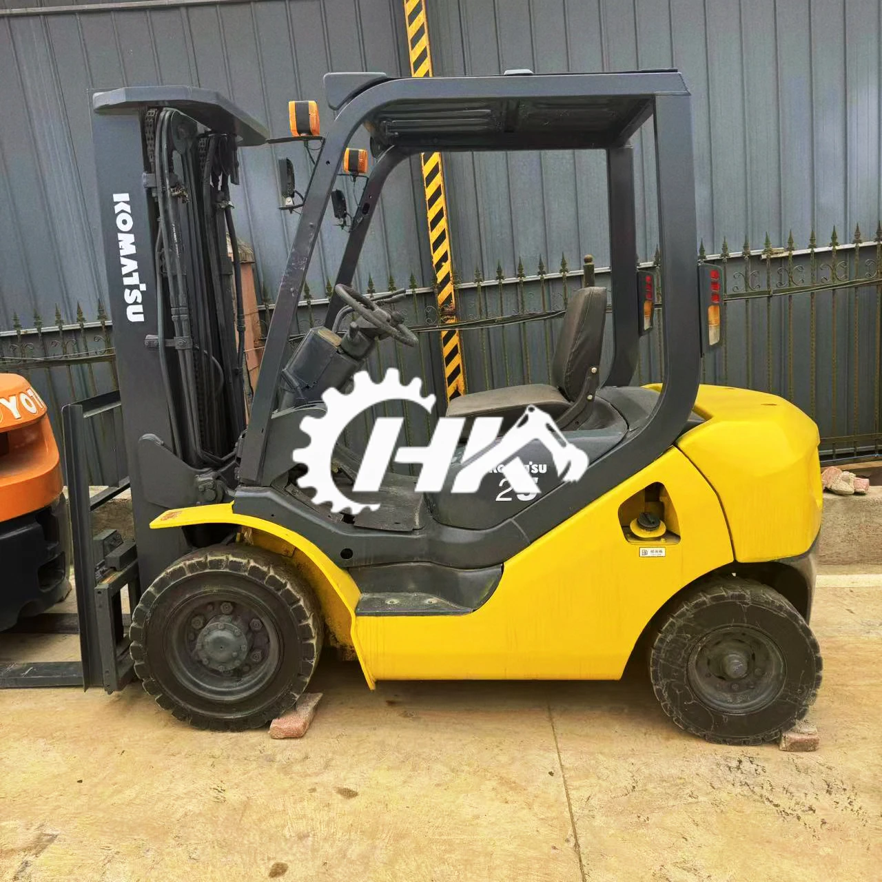 HANG KUI Komatsu 25, 2.5 тонн, 90% шинэ, оригинал япон үүрд, EPA, CE-ийн хувилбар, талхай, хөдөө аж ахуйн хэрэглээд зориулж хямд, ашиглагдсан Komatsu25 хөдөө аж ахуйн хөөрхий