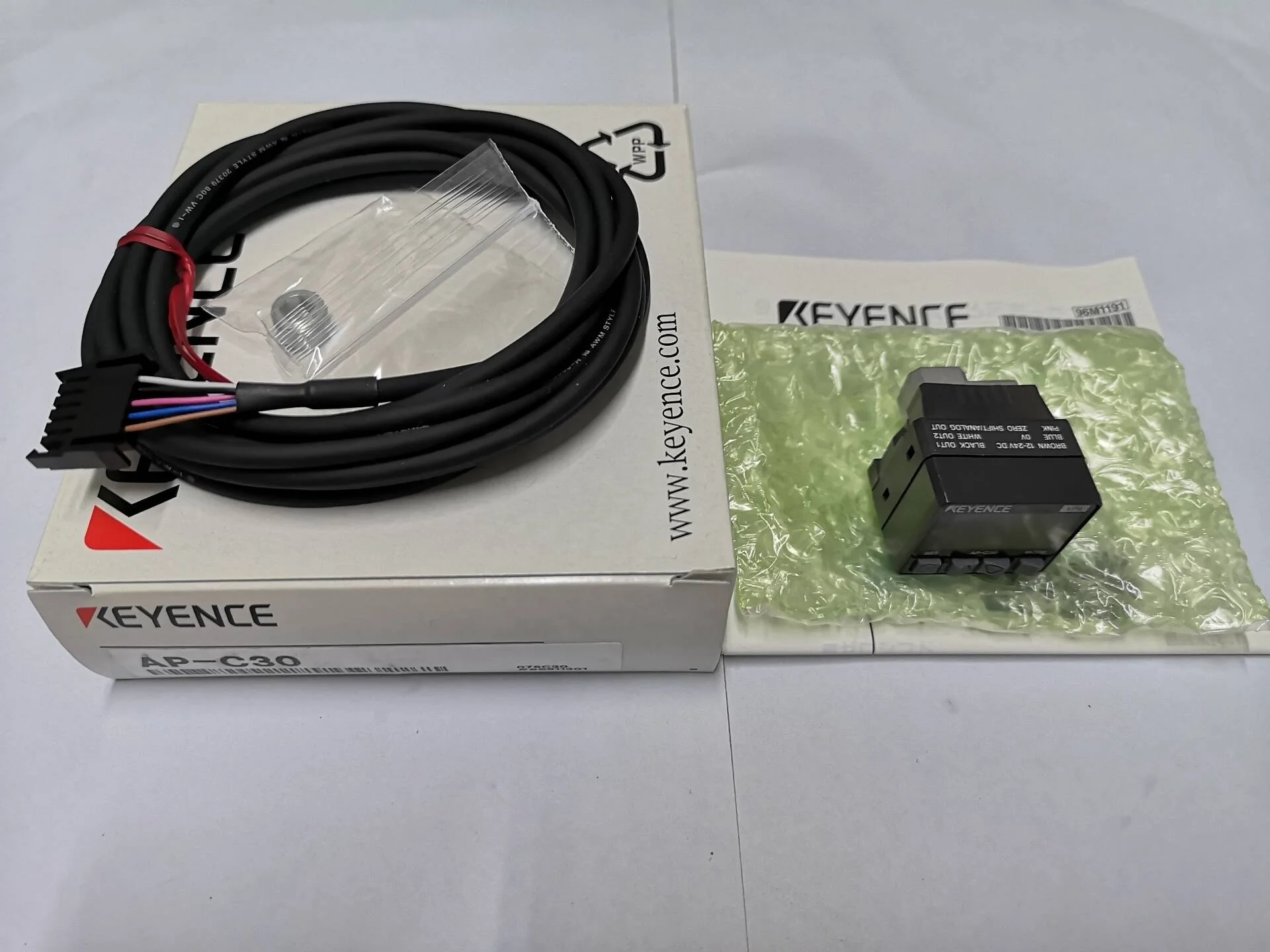 KEYENCE AP-C30 圧力センサー 8個セット KEYENCE AP-C30 圧力センサー 8個セット FA機器ドットコム / AP
