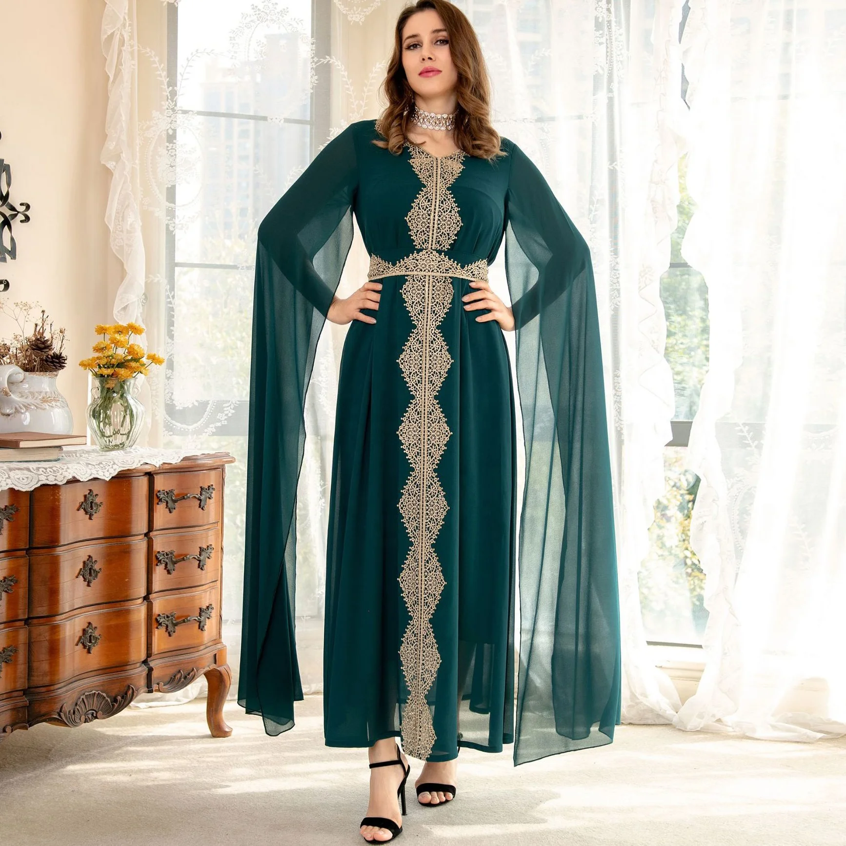High Quality Wholesale Muslim Fashion Dubai Arab Kuwait Kaftan Solid  Pattern Night Gown and Party Dress with Sexy Waistline