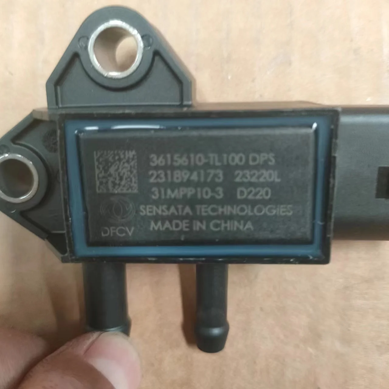 High Quality Truck Engine Differential Pressure Sensor 3615610-TL100 for Dongfeng KL KC DDi11 diesel Engine - Product Image 2 of 2 - OEM 3615610-TL100