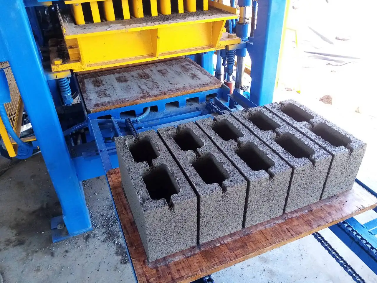 Chinese Manufacturer Block Factory Machine Expanded Polystyrene Foam Blocks Making Machine Chinese Factory