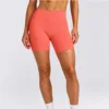 pantaloncini rossi