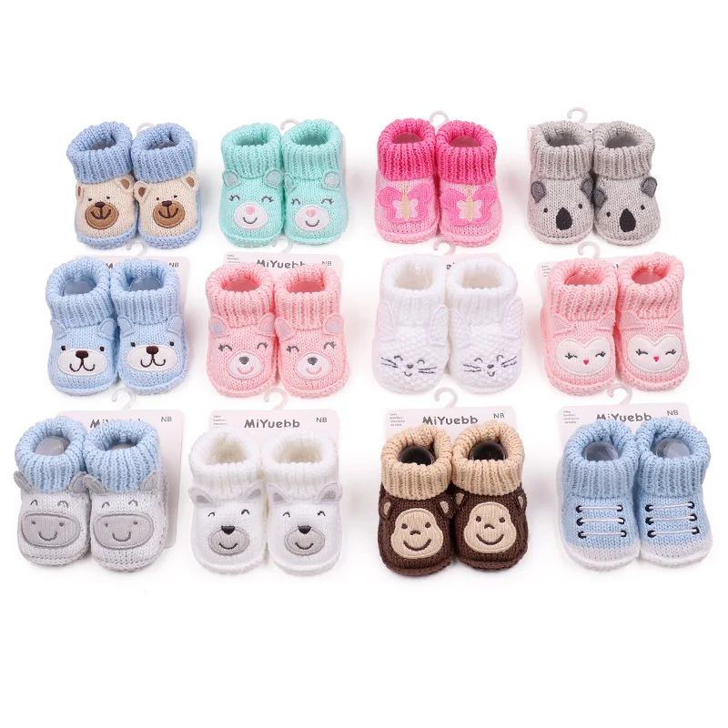 New Arrival Casual Soft-Sole Wool Crochet Socks Newborn Baby Shoes with Hanger Card Packing supplier