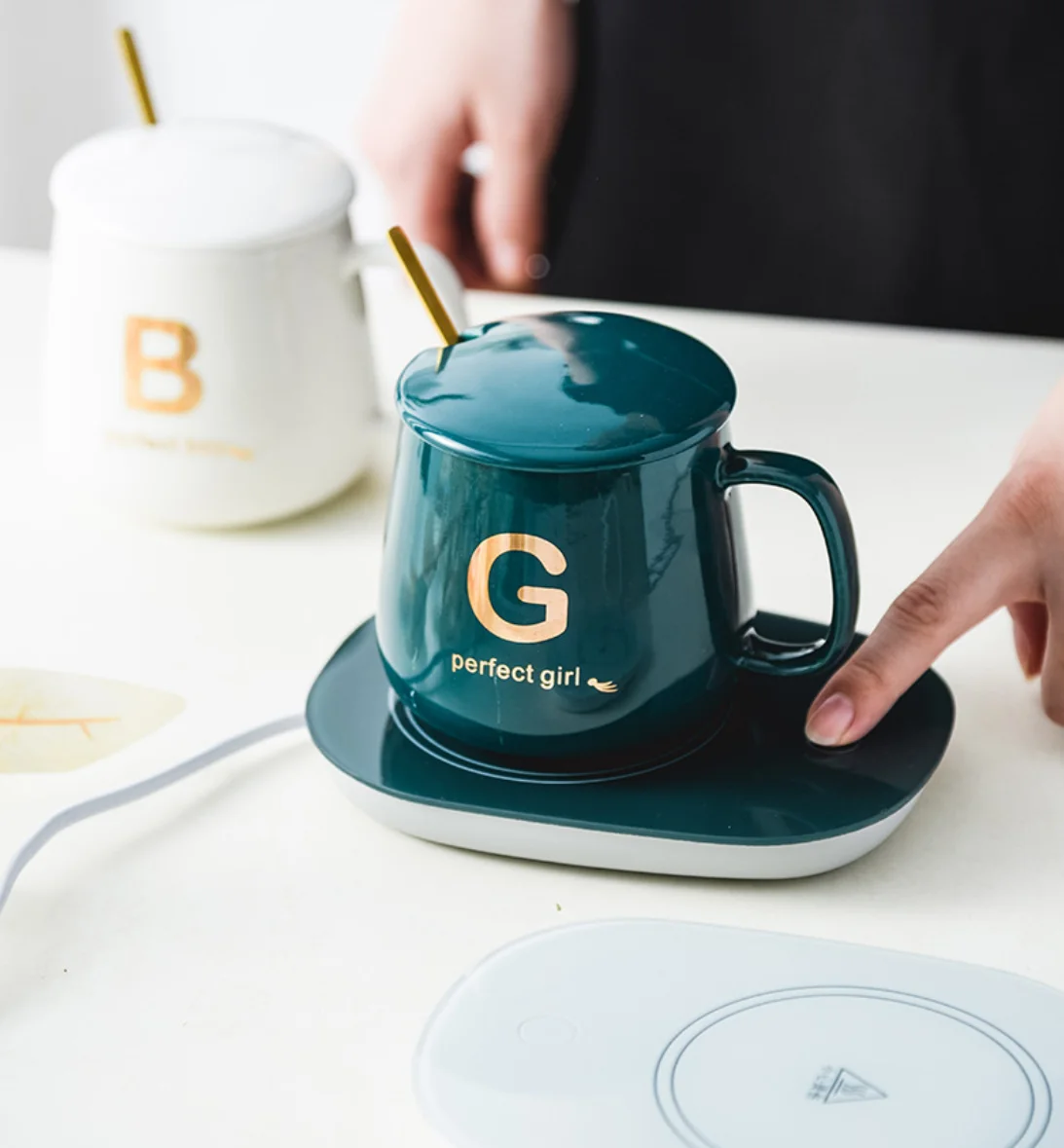 Nova Smart USB Ŝarĝanta Varman Mug -Termostatan Pokalon 55 -Grada Varmiga Coaster -Lakta Kafo -Pokala Ceramika Kafo -Pokalo kaj Mug 28