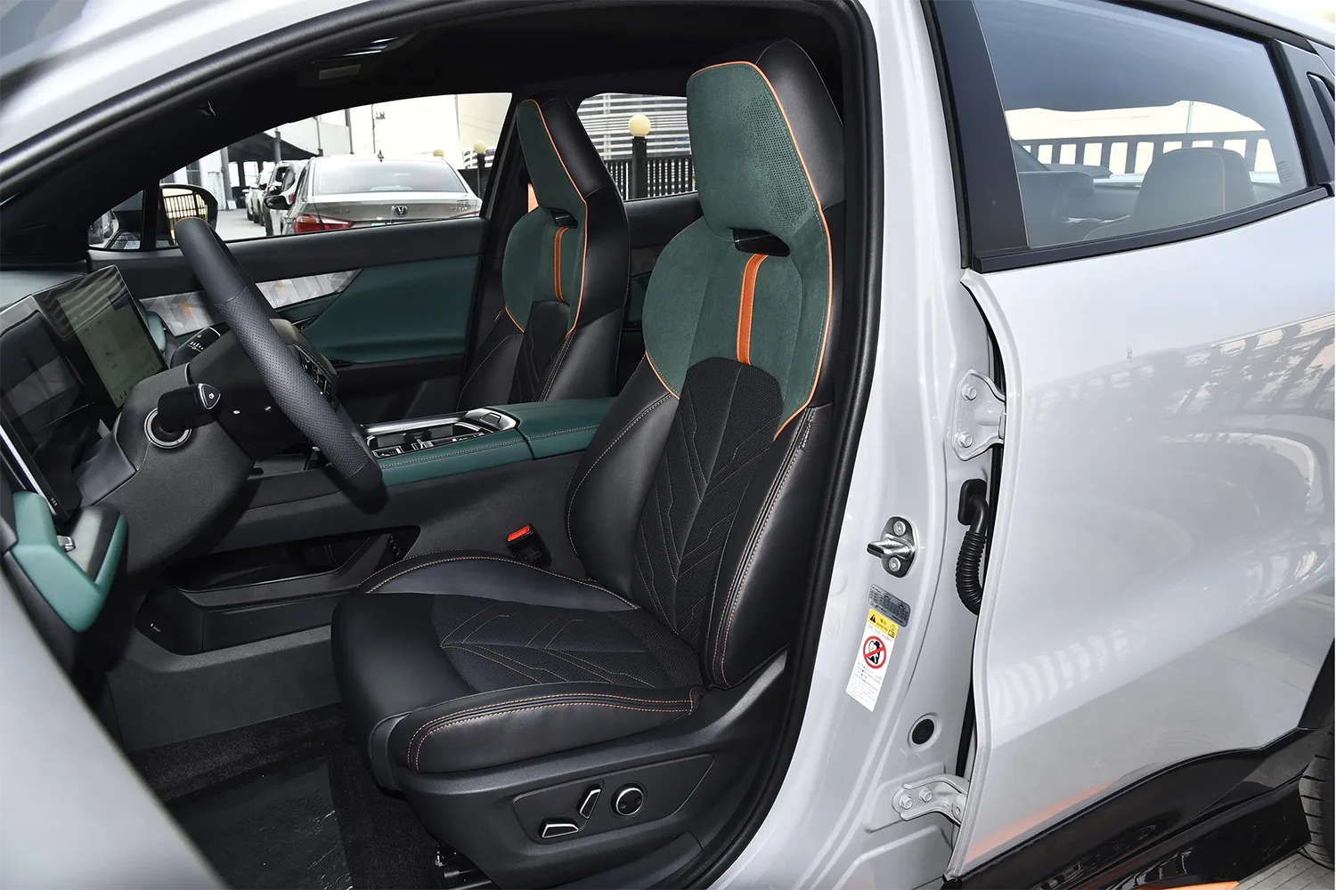 Hot-Selling New Arrival 2023 Changan Uni-T Economic SUV 92 Gasoline Vehicle From Chongqing