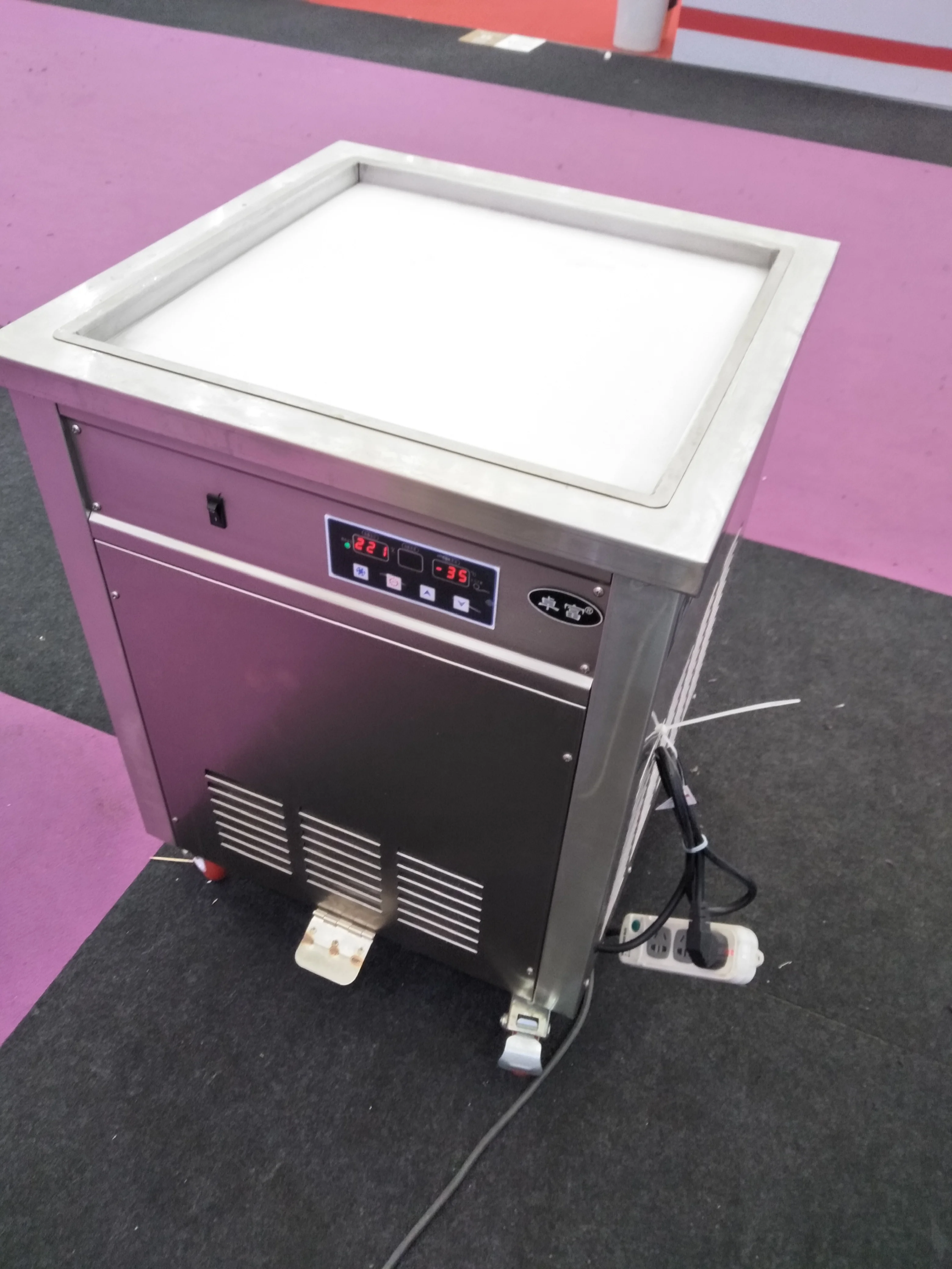 CE FCC ROHS Intellective Flat Pan Thailand Style Roll Fried Ice Cream Machine for Fry Ice