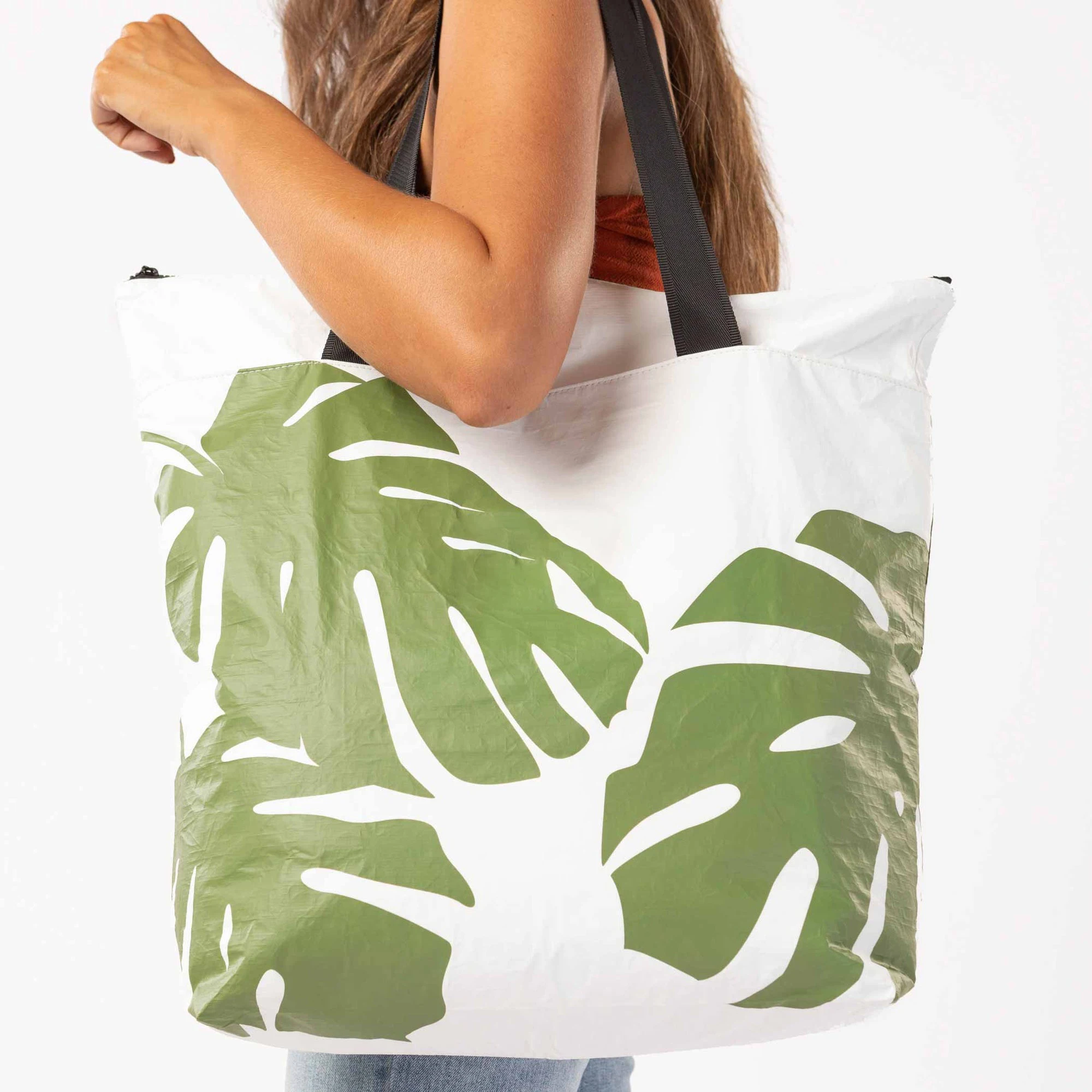 Custom Eco-Friendly Floral Waterproof Beach Bag Large Capacity