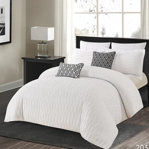 China Manufacturer New Design Quilted Microfiber Polyester / Cotton Bedding Comforter Sets