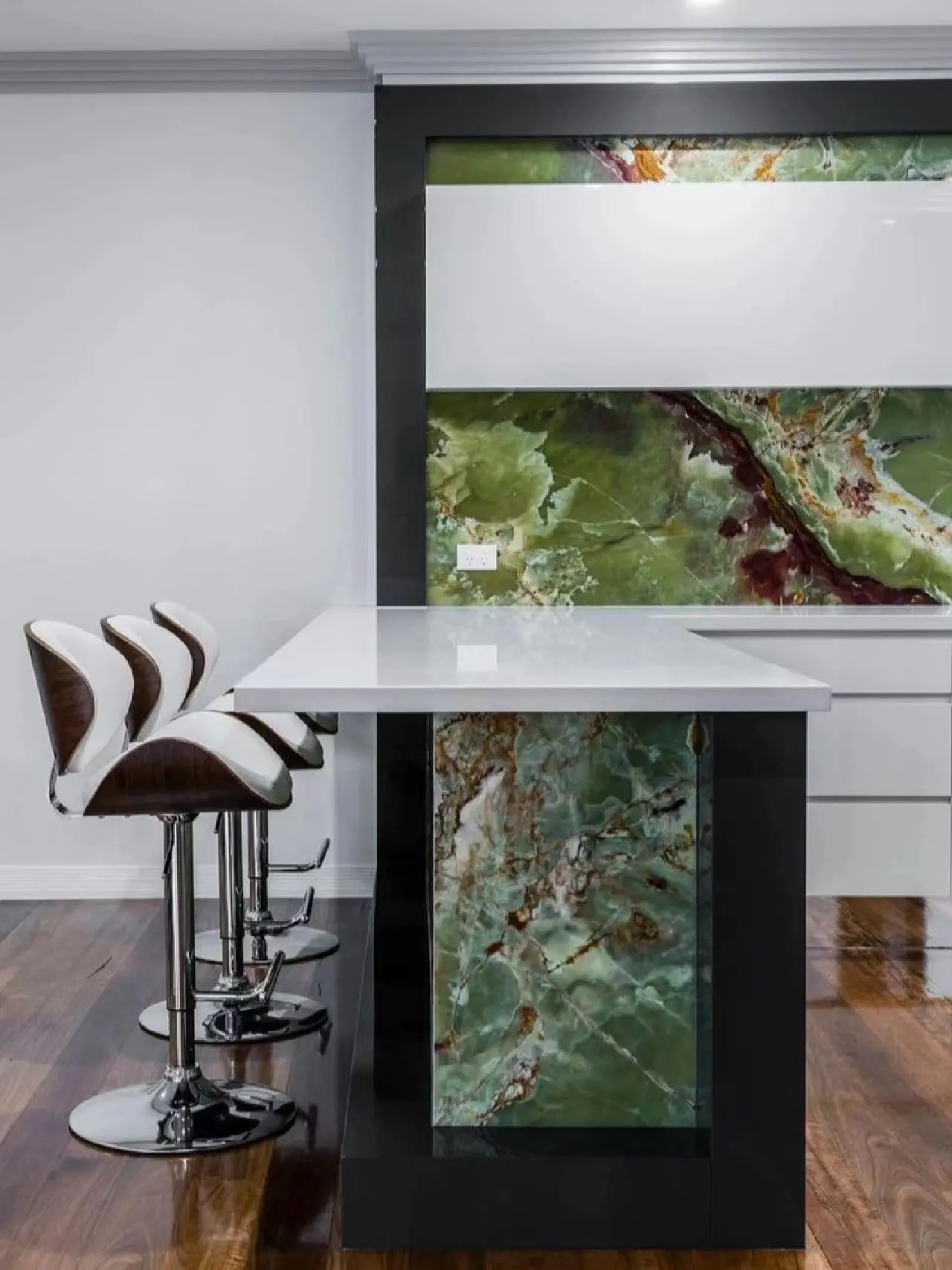 Natural Stone Wall Cladding Marble Backlit Onyx Slab Price Translucent Green Onyx Slab