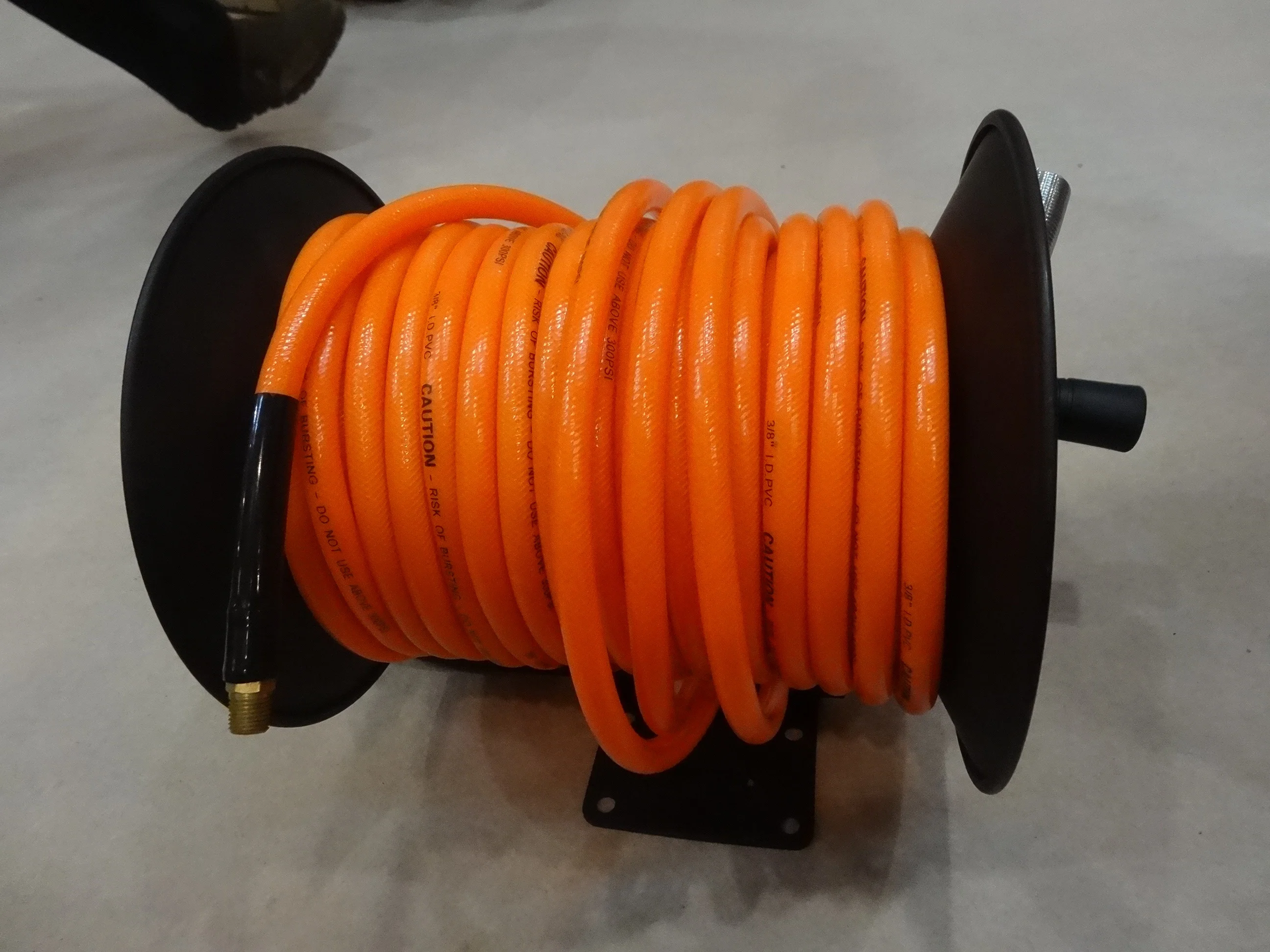 Hand Crank Air Hose Reel With 1/4"x100ft Flexible Air Hose For