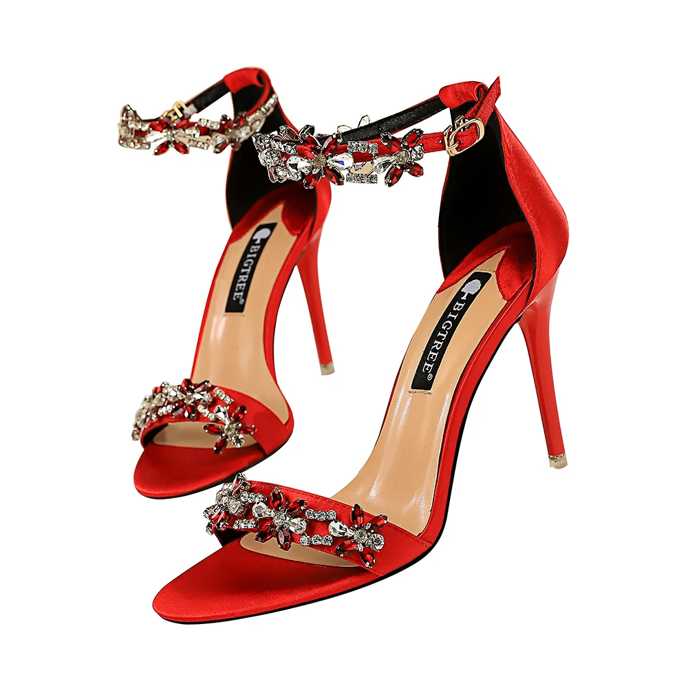 2020 Latest Design High Quality Elegant Simple Luxury Ladies Pumps Big Tree Shoes Sandals with Thin Heels PU Satin Material