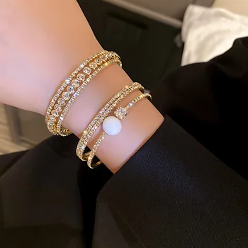 Fashion New Exaggerated Diamond Open  Hand Jewelry Women Wholesale Super Flash Temperament Design Bracelet