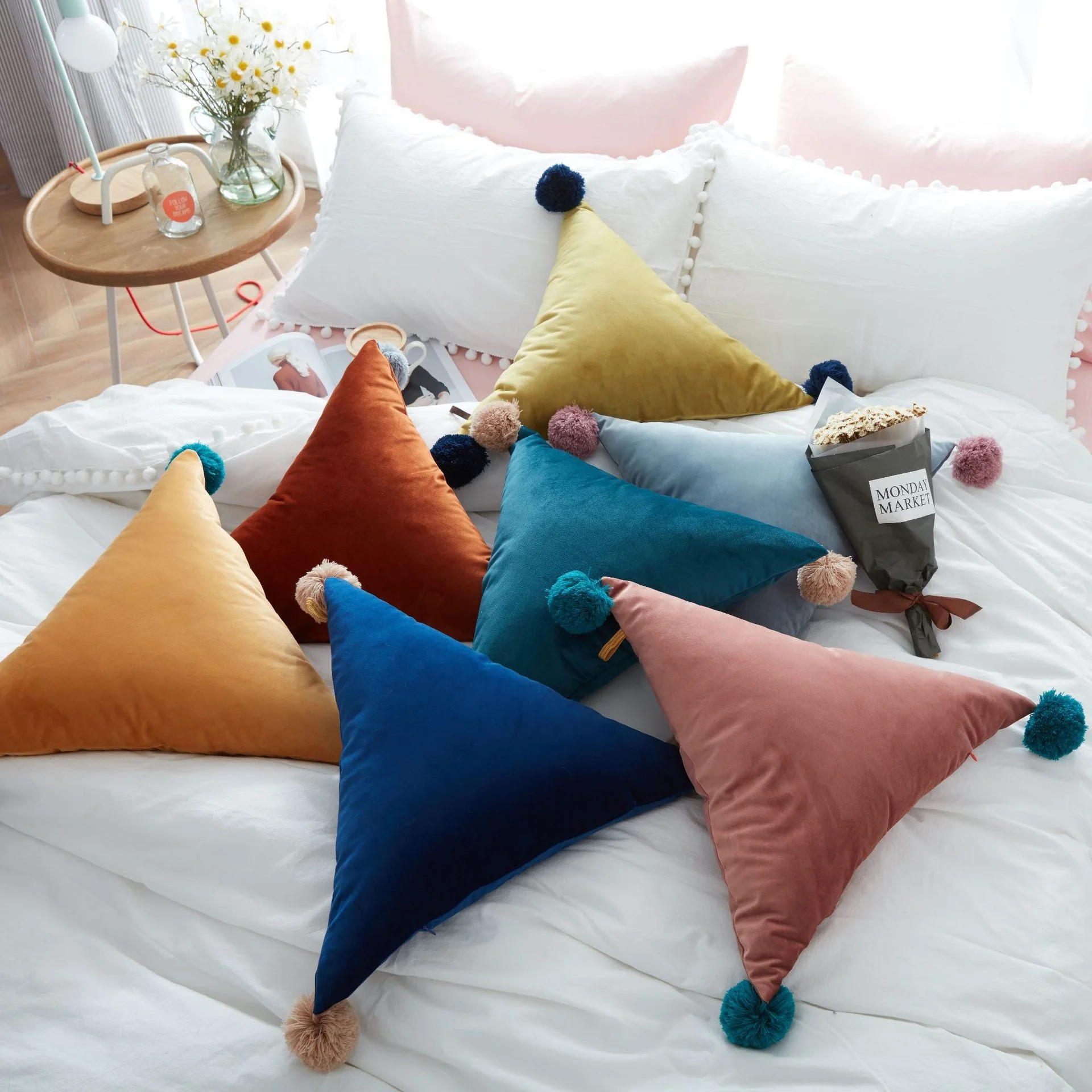 triangle cushion bed
