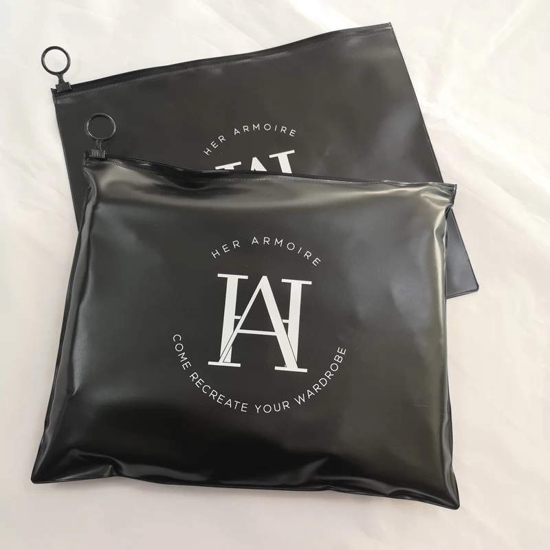 Luxury  Black Zipper Poly Bag For Winter Clothes Custom Bags For Hoodies Packaging ZipLock Bags With Logo For Clothing