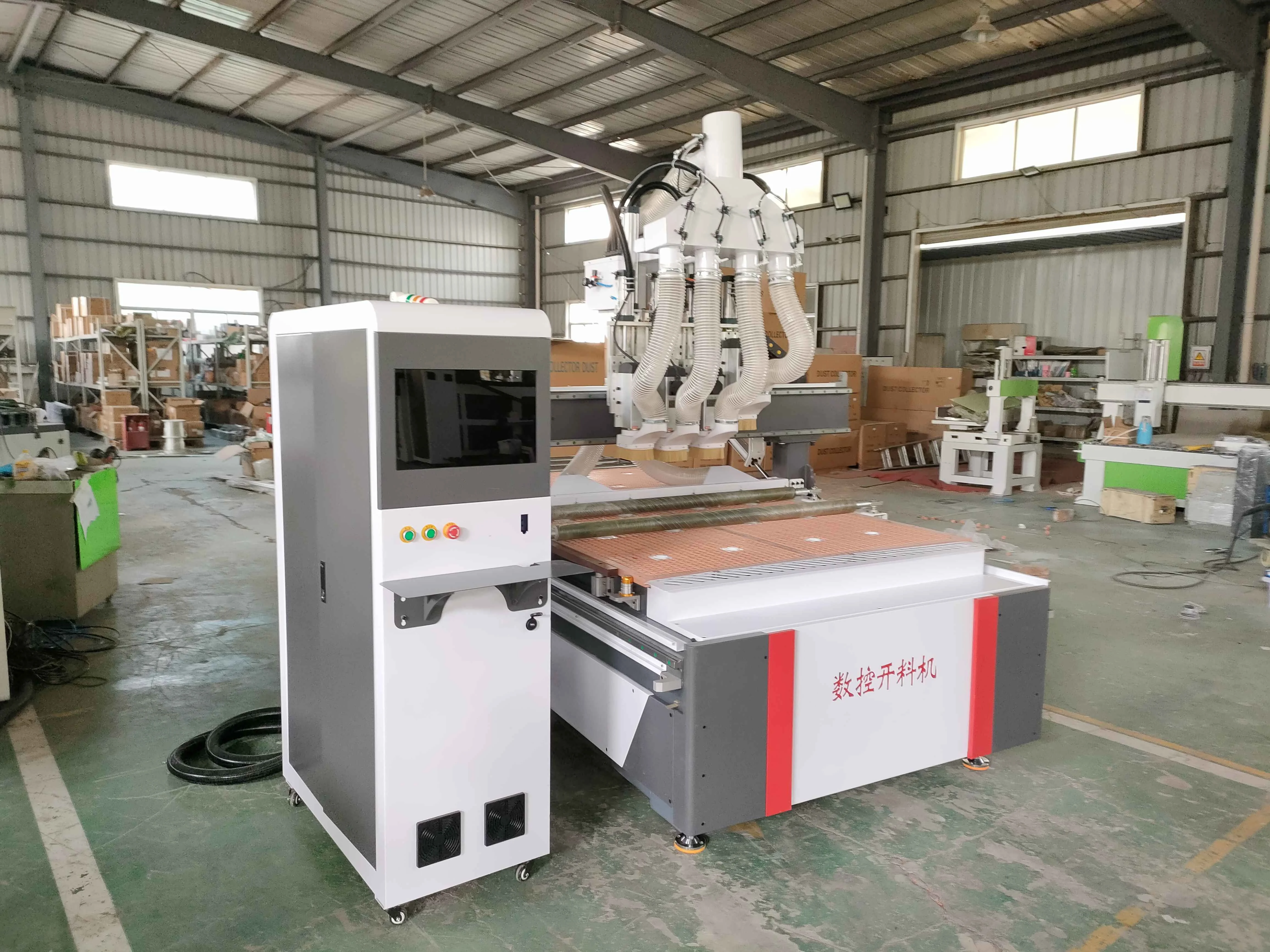 3015 per la lavorazione del legno ad alta precisione Atc Cnc