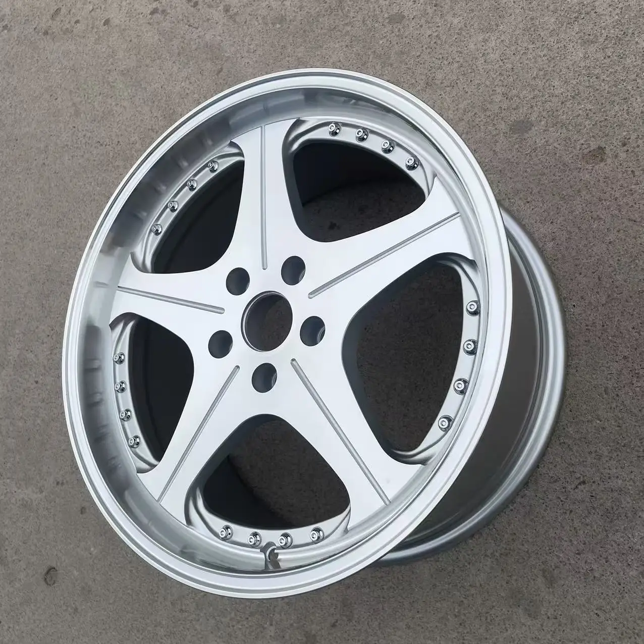 18-Inch Five-Spoke Aluminum Alloy Passenger Car Wheels High Quality ...