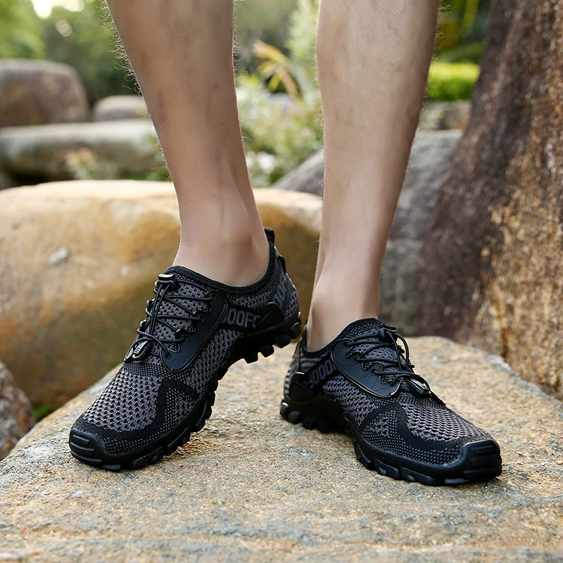 Slip On Upstream Shoes Men Quick Dry Aqua Shoes Breathable Hiking Wading Sneakers Beach Surfing Swimming Water Barefoot Shoes