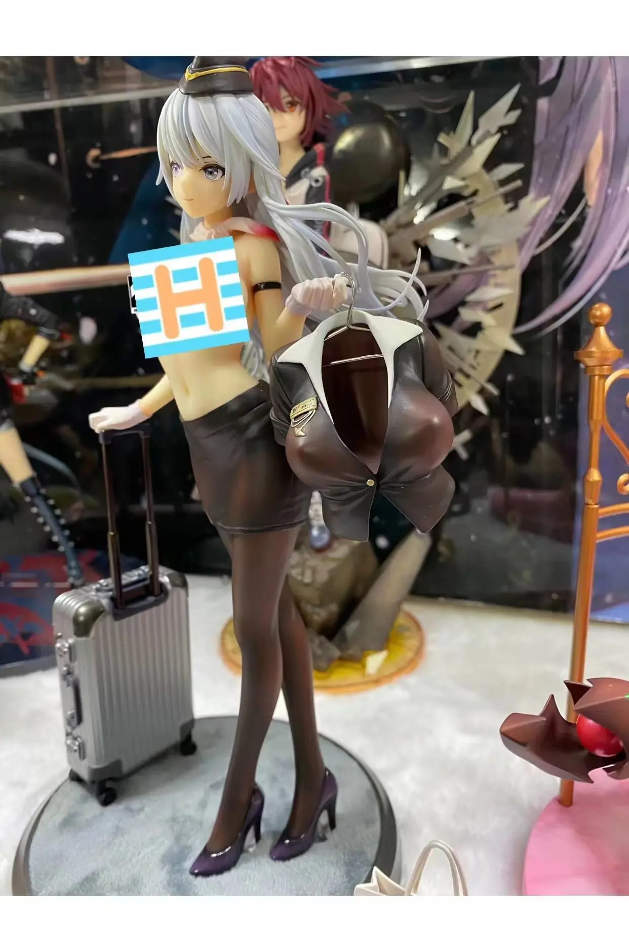 热卖高品质亨泰动作人物衣服可以脱下行李箱空姐性感女孩动漫人物