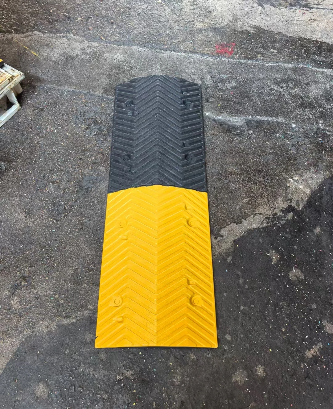 rubber&plastic speed hump bump