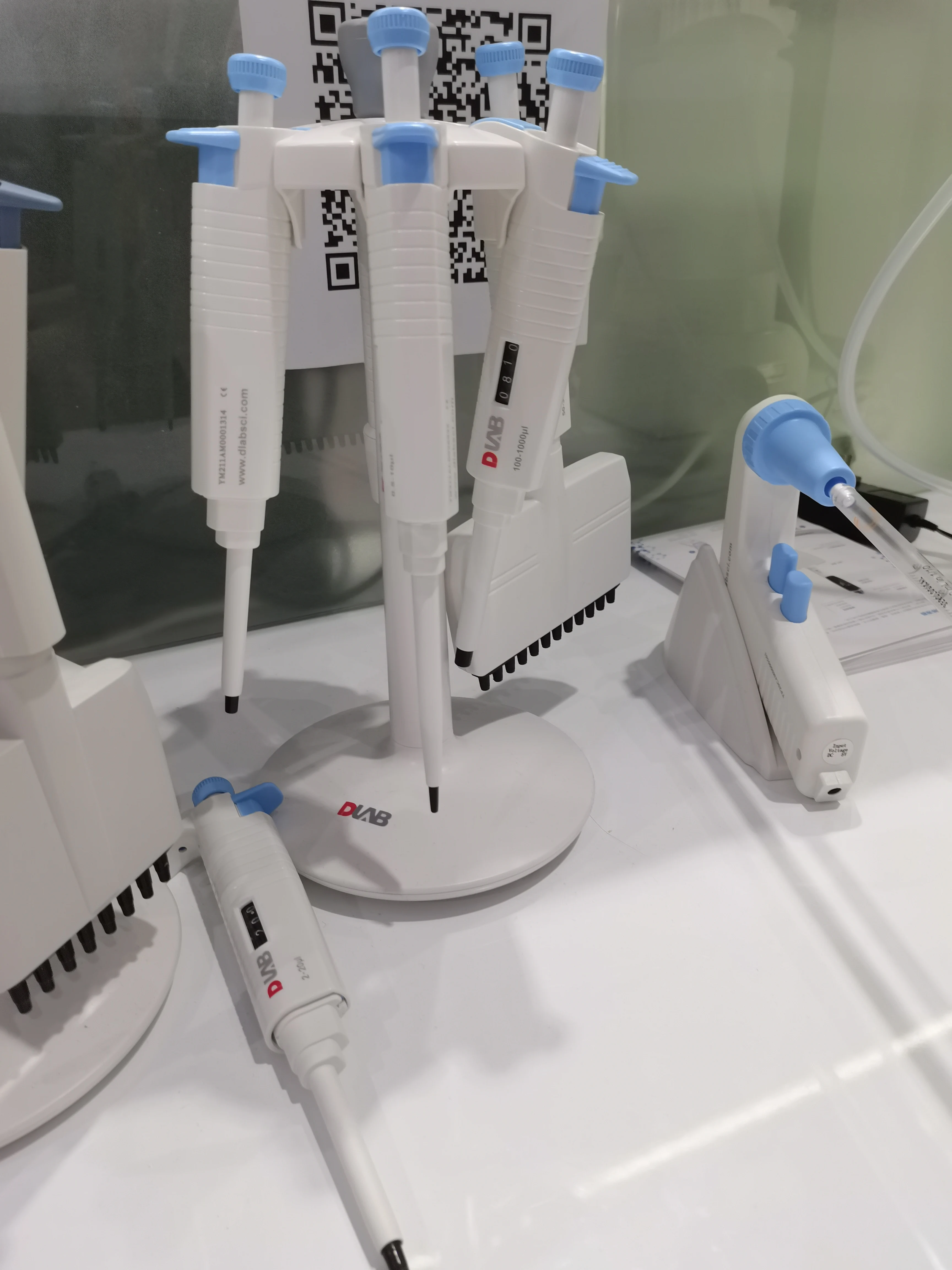 MKR Medical Single Double Three Channel Fixed Volume Pipette Manual Micropipette Pipettor