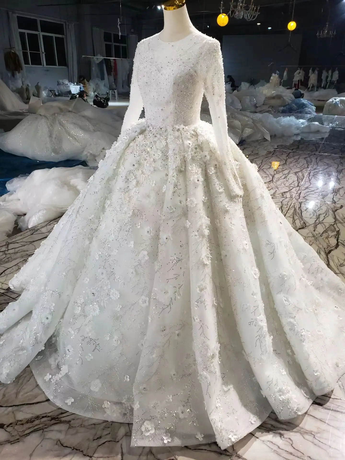 Shenzhen Feishiluo Wedding Dress Co., Ltd. 3